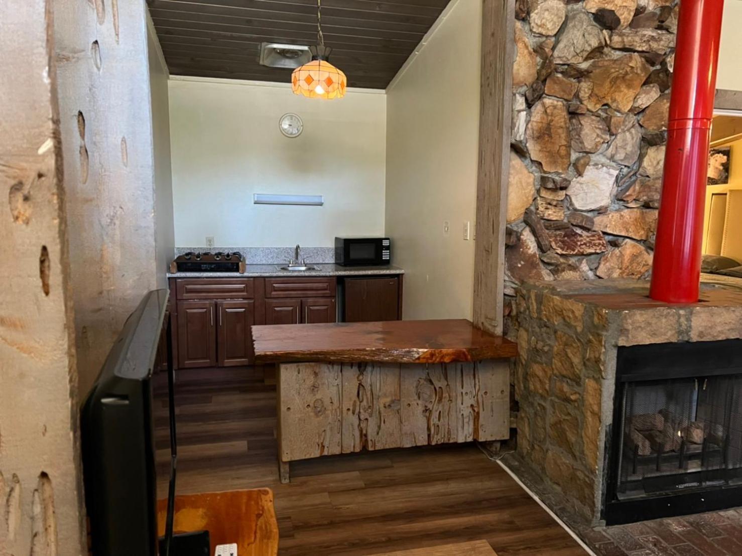 Omeo Suites Big Bear بيغ بير لاكي، سان بيرناردينو، كاليفورنيا الغرفة الصورة