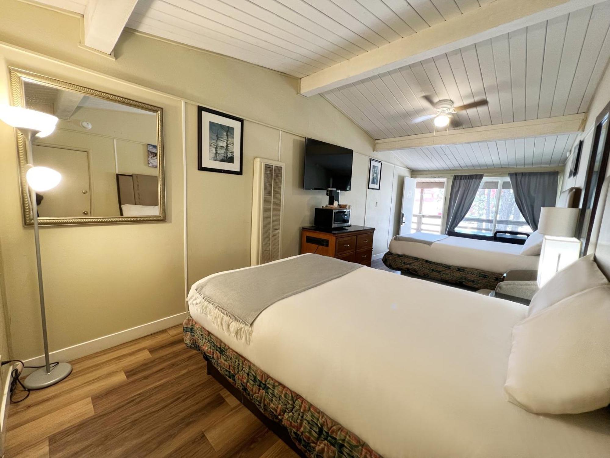 Omeo Suites Big Bear بيغ بير لاكي، سان بيرناردينو، كاليفورنيا الغرفة الصورة